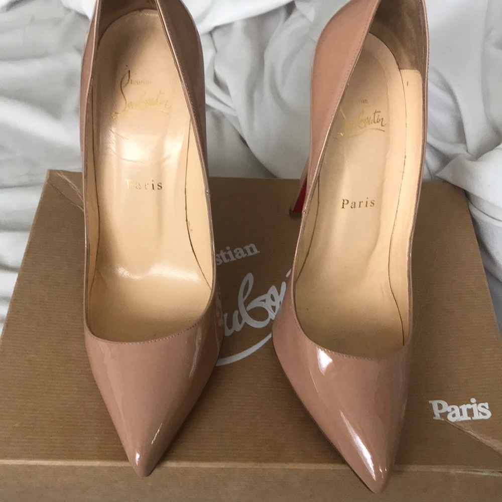 Christian Louboutin Nude Patent Leather Pumps with Red Soles - Picture 2 of 8